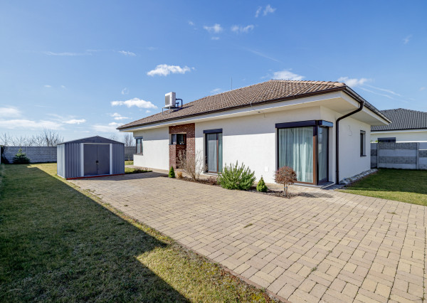 BE.LIVE COMPANY-4 IZBOVÝ- BUNGALOV-109m2- MILOSLAVOV