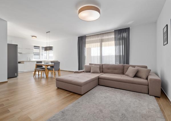 PREDANÉ- 4 IZBOVÝ- BUNGALOV-109m2- MILOSLAVOV