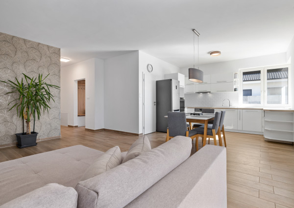 PREDANÉ- 4 IZBOVÝ- BUNGALOV-109m2- MILOSLAVOV