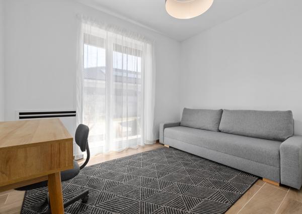 PREDANÉ- 4 IZBOVÝ- BUNGALOV-109m2- MILOSLAVOV