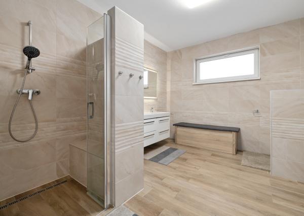 PREDANÉ- 4 IZBOVÝ- BUNGALOV-109m2- MILOSLAVOV