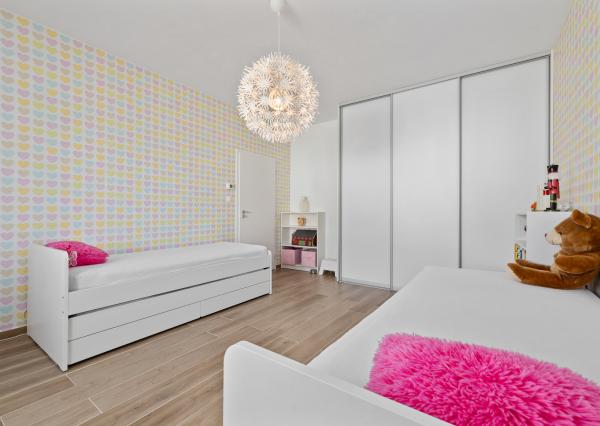 PREDANÉ- 4 IZBOVÝ- BUNGALOV-109m2- MILOSLAVOV