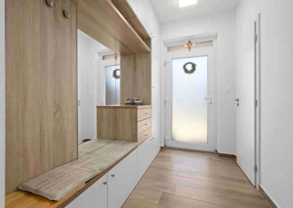 PREDANÉ- 4 IZBOVÝ- BUNGALOV-109m2- MILOSLAVOV