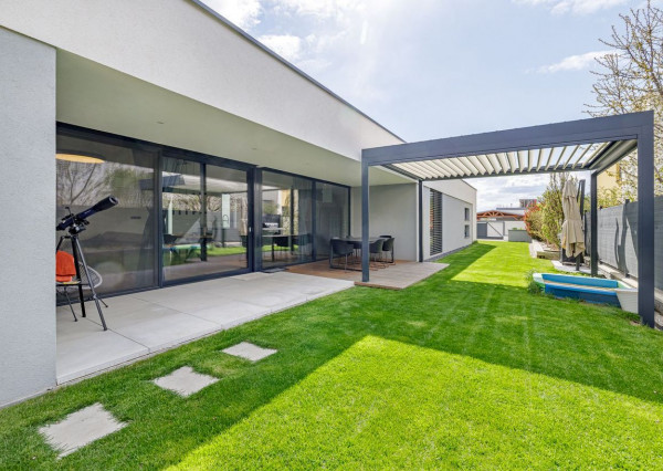 REZERVOVANÉ-PREDAJ- 5-IZBOVÝ- BUNGALOV- GARDENS- SENEC