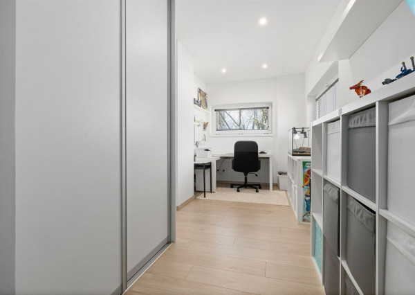 REZERVOVANÉ-PREDAJ- 5-IZBOVÝ- BUNGALOV- GARDENS- SENEC