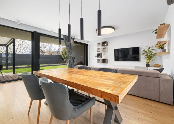 REZERVOVANÉ-PREDAJ- 5-IZBOVÝ- BUNGALOV- GARDENS- SENEC