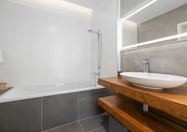 REZERVOVANÉ-PREDAJ- 5-IZBOVÝ- BUNGALOV- GARDENS- SENEC