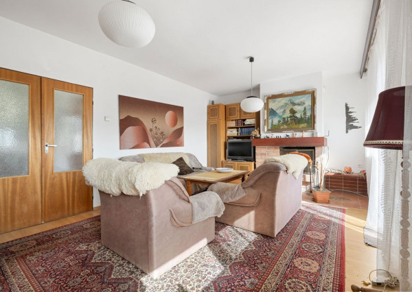 PREDAJ- 5-IZBOVÝ- RODINNÝ DOM- DVOJGARÁŽ- KRÁĽOVSKÉ ÚDOLIE