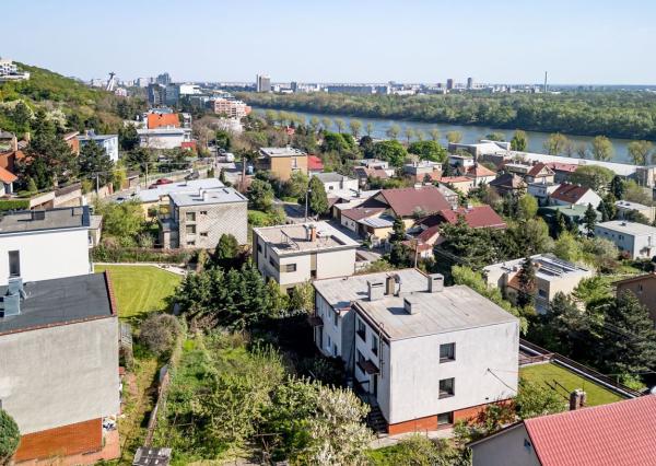 PREDAJ- 5-IZBOVÝ- RODINNÝ DOM- DVOJGARÁŽ- KRÁĽOVSKÉ ÚDOLIE