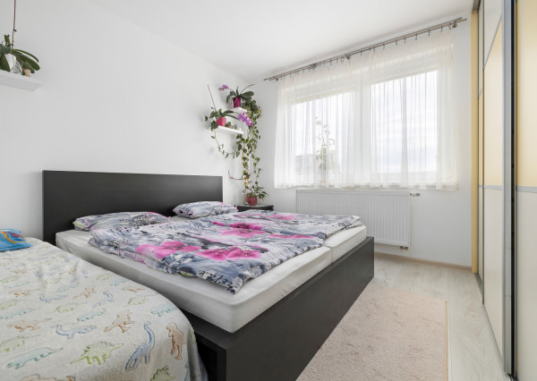 PREDANÉ -NA PREDAJ- KRÁSNY- 3-IZBOVÝ BYT- 74M2- SENEC