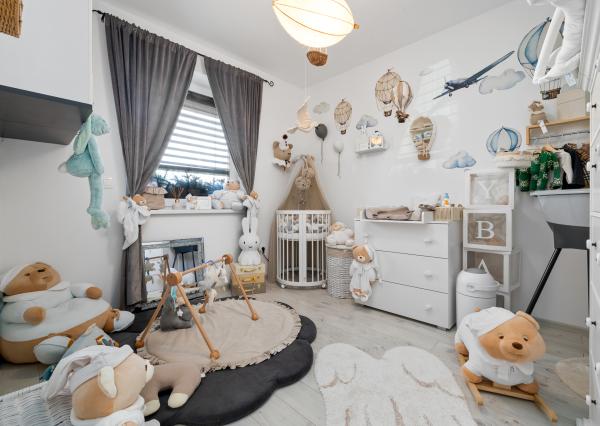 PREDANÉ- 4-IZBOVÝ BUNGALOV- POZEMOK 600m²-HAMULIAKOVO