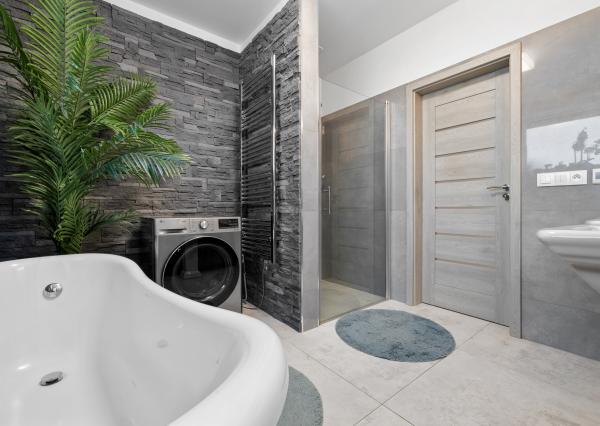 PREDANÉ- 4-IZBOVÝ BUNGALOV- POZEMOK 600m²-HAMULIAKOVO