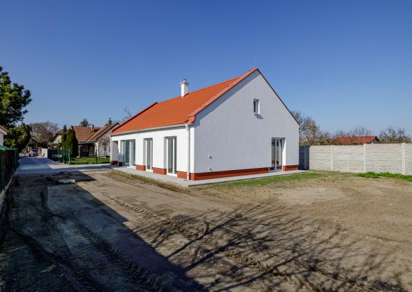 PREDANÉ- PREDAJ- 4- IZBOVÝ- BUNGALOV-KOSTOLNÁ PRI DUNAJI
