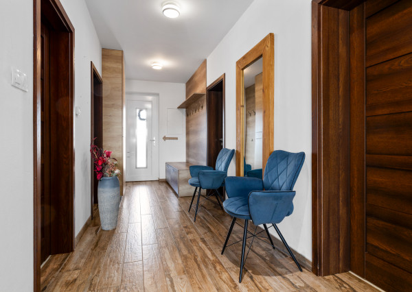 PREDANÉ- PRÉMIOVÝ- 4-IZBOVÝ DOM-ČIERNA VODA