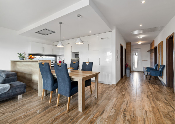 PREDANÉ- PRÉMIOVÝ- 4-IZBOVÝ DOM-ČIERNA VODA