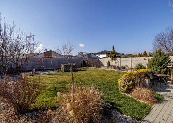 PREDANÉ- PRÉMIOVÝ- 4-IZBOVÝ DOM-ČIERNA VODA