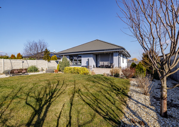 PREDANÉ- PRÉMIOVÝ- 4-IZBOVÝ DOM-ČIERNA VODA