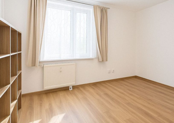 KRÁSNY-3-IZBOVÝ BYT- PRENÁJOM- ŠAMORÍN