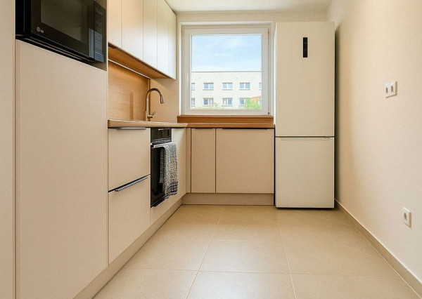 KRÁSNY-3-IZBOVÝ BYT- PRENÁJOM- ŠAMORÍN