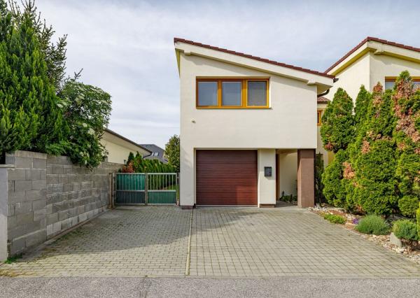 PREDANÉ- PREDAJ- 4-IZBOVÝ- 170m2- RODINNÝ DOM- ROVINKA