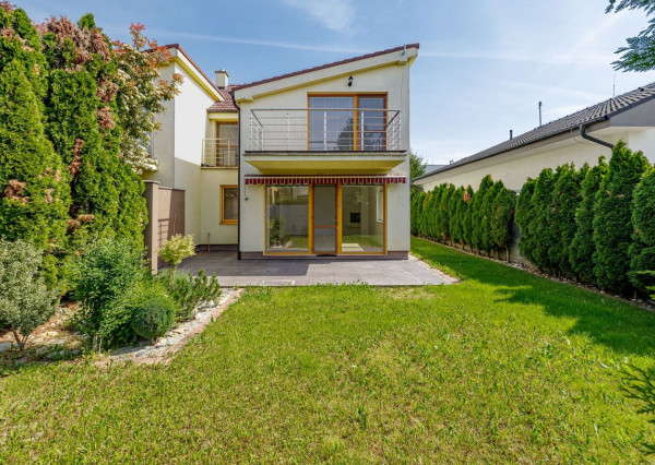 PREDANÉ- PREDAJ- 4-IZBOVÝ- 170m2- RODINNÝ DOM- ROVINKA