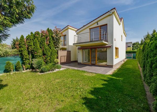 PREDANÉ- PREDAJ- 4-IZBOVÝ- 170m2- RODINNÝ DOM- ROVINKA