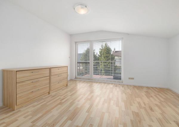 PREDANÉ- PREDAJ- 4-IZBOVÝ- 170m2- RODINNÝ DOM- ROVINKA