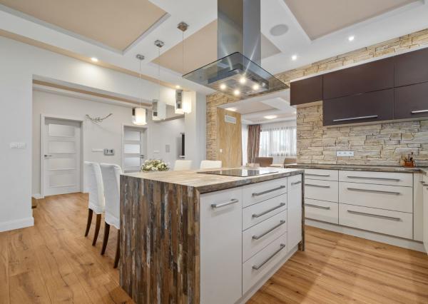 PREDANÉ- PREDAJ- 6 IZBOVÝ- VYSOKÁ PRI MORAVE