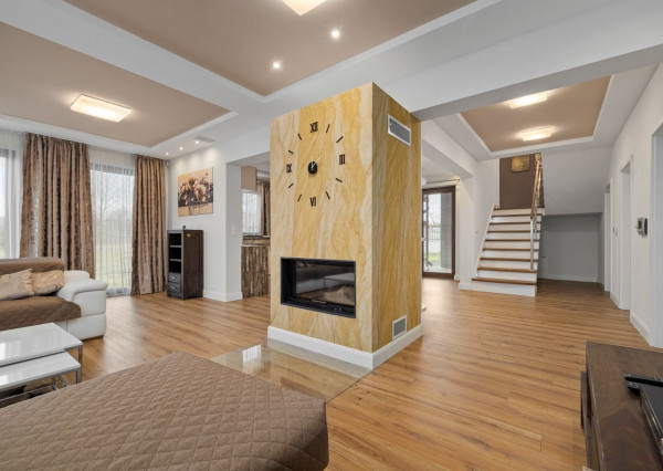 PREDANÉ- PREDAJ- 6 IZBOVÝ- VYSOKÁ PRI MORAVE