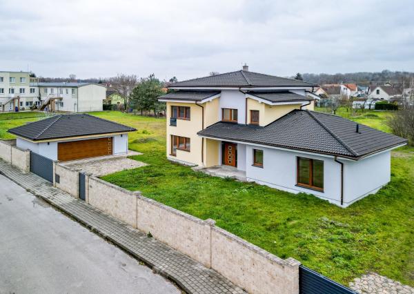 PREDANÉ- PREDAJ- 6 IZBOVÝ- VYSOKÁ PRI MORAVE