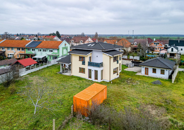 PREDANÉ- PREDAJ- 6 IZBOVÝ- VYSOKÁ PRI MORAVE