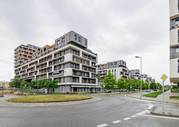 PREDANÉ - PREDAJ- 1-IZBOVÝ BYT- S BALKÓNOM- PETRŽALKA