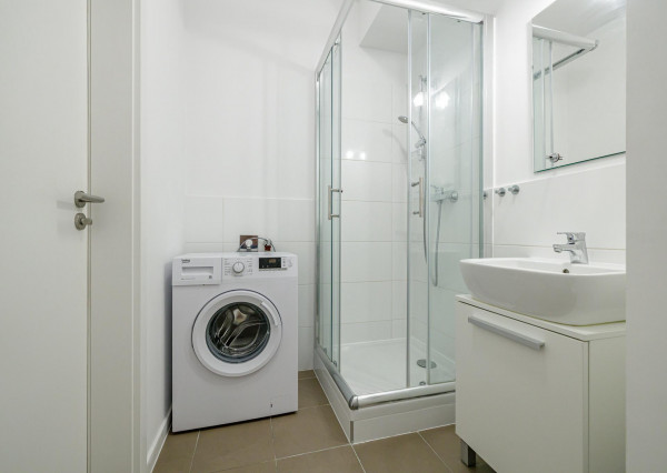 PREDANÉ - PREDAJ- 1-IZBOVÝ BYT- S BALKÓNOM- PETRŽALKA