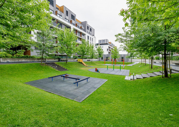 PREDANÉ - PREDAJ- 1-IZBOVÝ BYT- S BALKÓNOM- PETRŽALKA