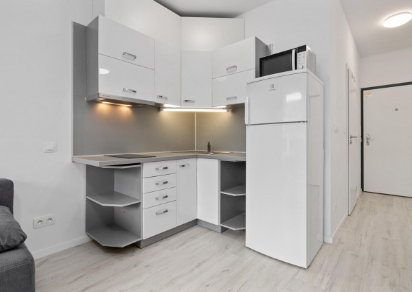 PREDANÉ - PREDAJ- 1-IZBOVÝ BYT- S BALKÓNOM- PETRŽALKA