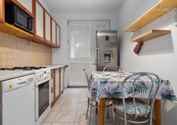 PREDANÉ-3IZBOVÝ BYT-PREDAJ- S PIVNICOU- PETRŽALKA