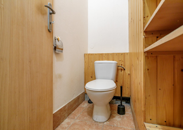 PREDANÉ-3IZBOVÝ BYT-PREDAJ- S PIVNICOU- PETRŽALKA