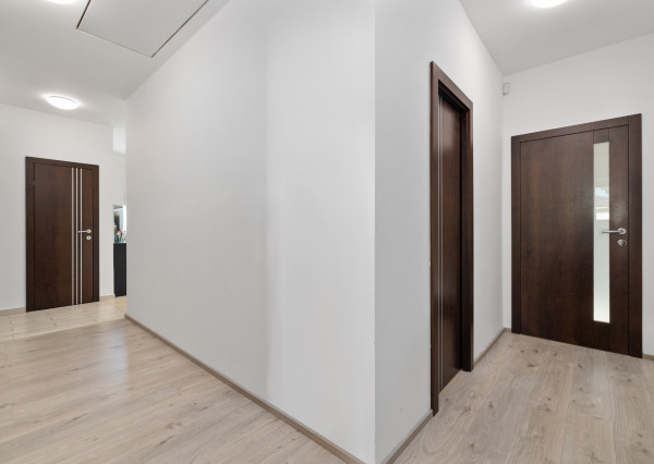 REZERVOVANÉ- SMART- BUNGALOV-  4IZBOVÝ- BAZÉN- BERNOLÁKOVO