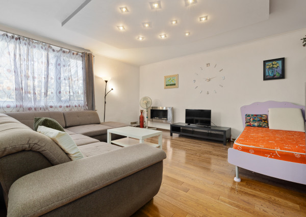 PREDAJ- MODERNÝ- 3IZBOVÝ BYT- PARKOVACIE MIESTO-STARÉ MESTO