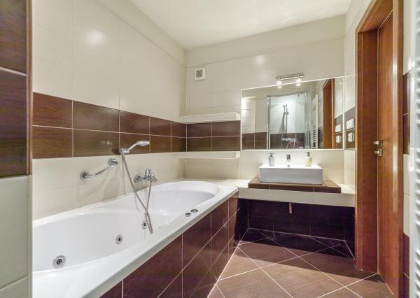 PREDAJ- MODERNÝ- 3IZBOVÝ BYT- PARKOVACIE MIESTO-STARÉ MESTO