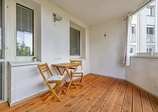 PREDAJ- MODERNÝ- 3IZBOVÝ BYT- PARKOVACIE MIESTO-STARÉ MESTO