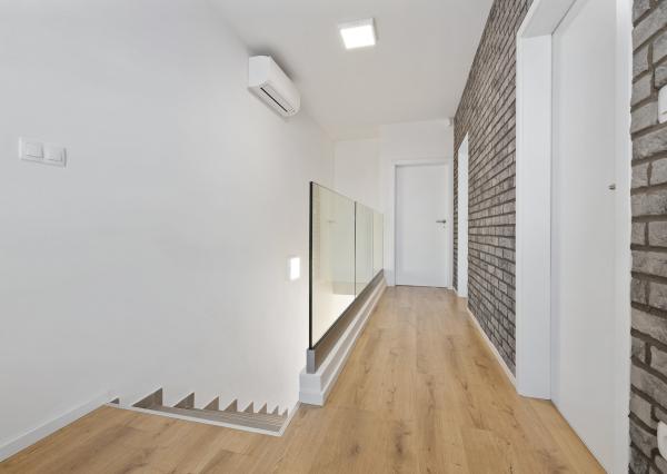 PRENÁJOM- 4-IZBOVÝ MODERNÝ- RODINNÝ DOM- MALINOVO/ TRI VODY