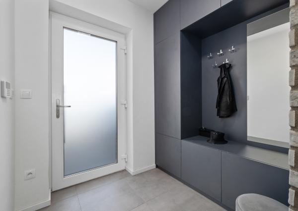 PRENÁJOM- 4-IZBOVÝ MODERNÝ- RODINNÝ DOM- MALINOVO/ TRI VODY