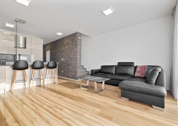 PRENÁJOM- 4-IZBOVÝ MODERNÝ- RODINNÝ DOM- MALINOVO/ TRI VODY