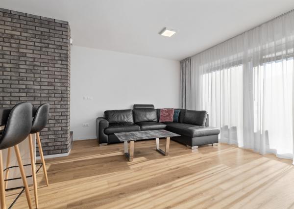 PRENÁJOM- 4-IZBOVÝ MODERNÝ- RODINNÝ DOM- MALINOVO/ TRI VODY