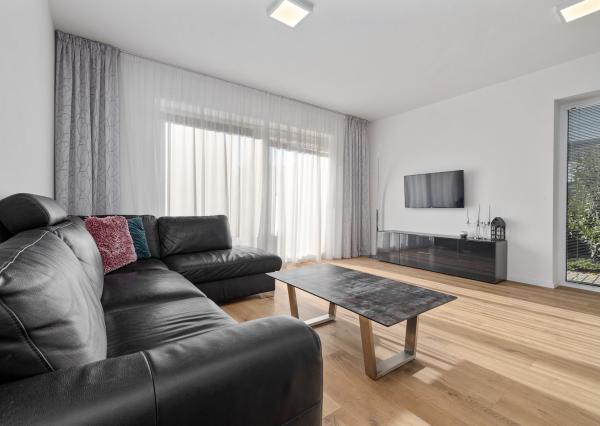 PRENÁJOM- 4-IZBOVÝ MODERNÝ- RODINNÝ DOM- MALINOVO/ TRI VODY