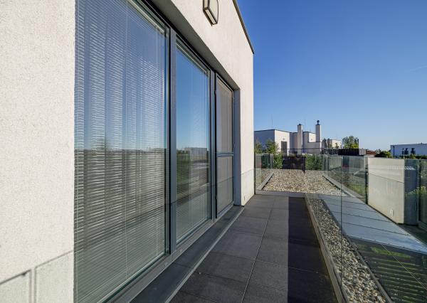 PRENÁJOM- 4-IZBOVÝ MODERNÝ- RODINNÝ DOM- MALINOVO/ TRI VODY