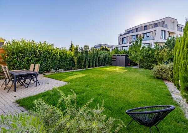 PRENÁJOM- 4-IZBOVÝ MODERNÝ- RODINNÝ DOM- MALINOVO/ TRI VODY