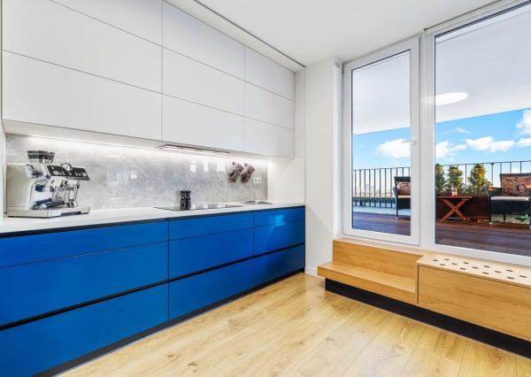 OFF PONUKA - LUXUSNÝ PENTHOUSE - PANORAMATICKÝ VÝHĽAD- TERASA- 4-IZBOVÝ - KOLIBA