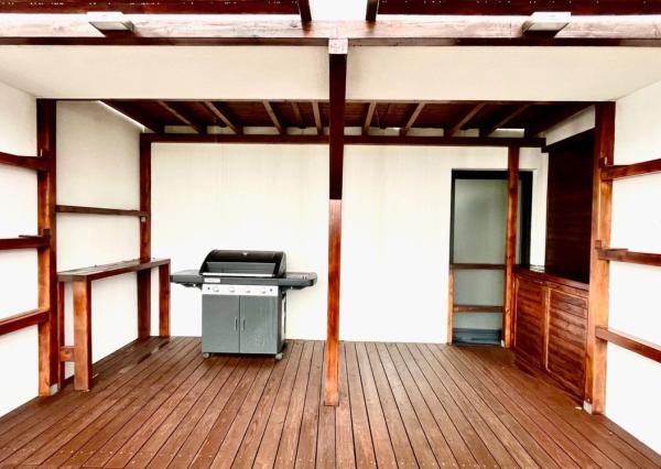 OFF PONUKA - LUXUSNÝ PENTHOUSE - PANORAMATICKÝ VÝHĽAD- TERASA- 4-IZBOVÝ - KOLIBA